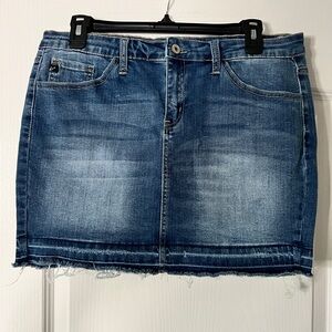 KanCan Distressed Raw Hem Jean Skirt Size 11/29‎